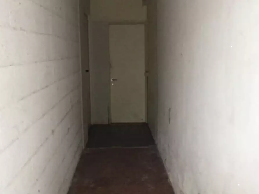 Immagine 7 di Laboratorio in vendita  in Via Giuseppe Parini a Gorgonzola