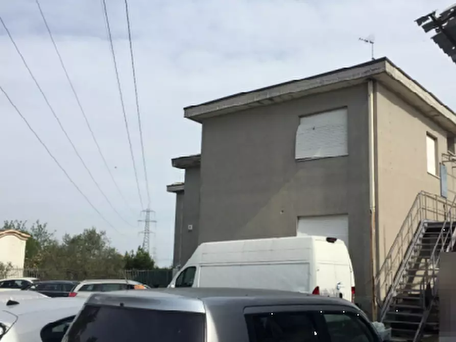 Immagine 10 di Laboratorio in vendita  in Via Giuseppe Parini a Gorgonzola