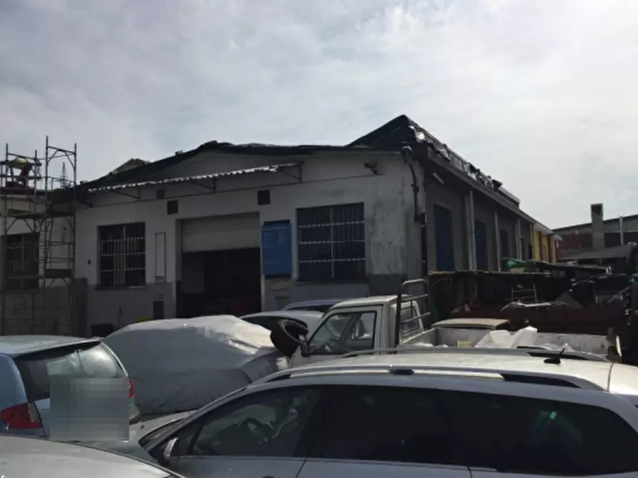 Immagine 3 di Laboratorio in vendita  in Via Giuseppe Parini a Gorgonzola