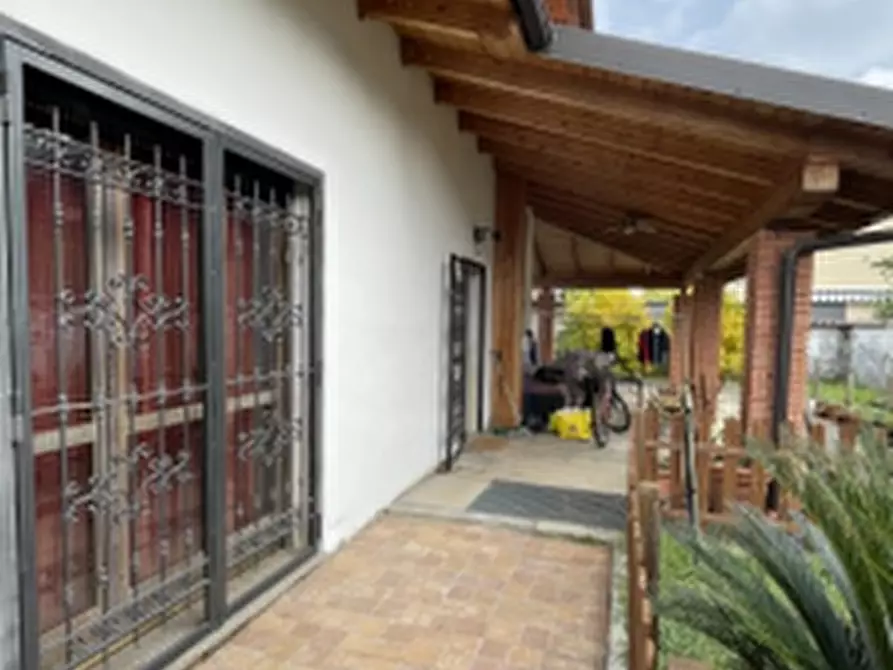 Immagine 5 di Villa in vendita  in Via Cristoforo Colombo a Inveruno