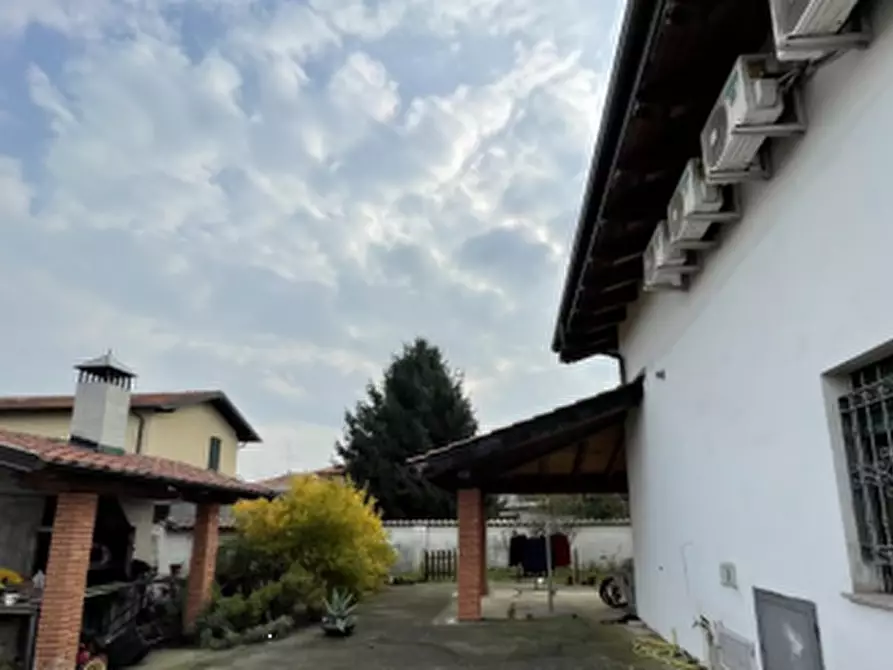 Immagine 8 di Villa in vendita  in Via Cristoforo Colombo a Inveruno