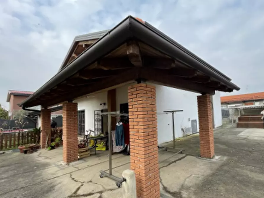 Immagine 11 di Villa in vendita  in Via Cristoforo Colombo a Inveruno