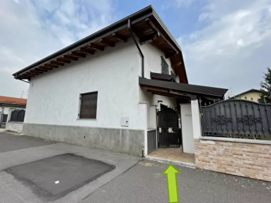 Immagine 12 di Villa in vendita  in Via Cristoforo Colombo a Inveruno