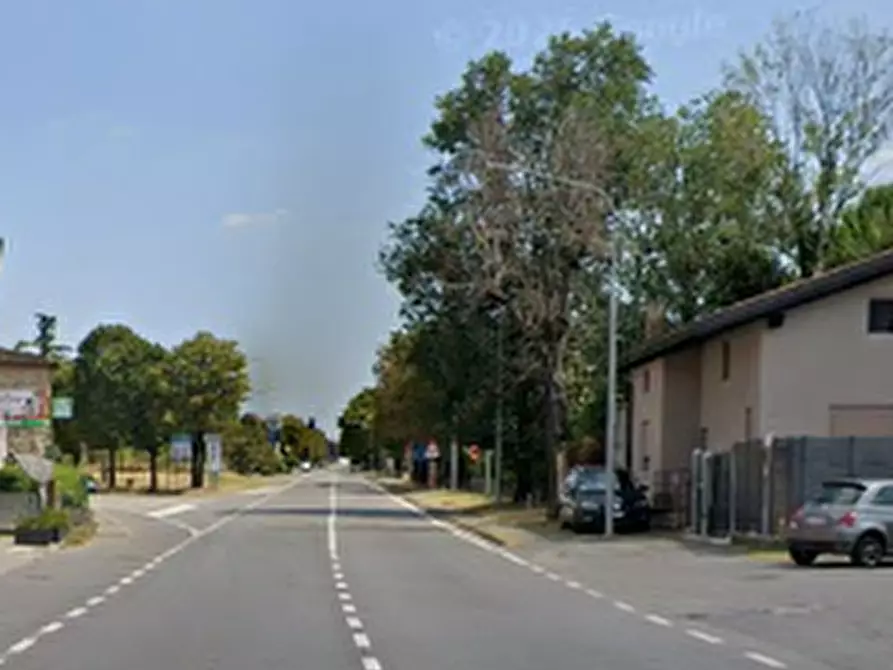 Immagine 4 di Garage in vendita  in Via Molini a Lonato del Garda