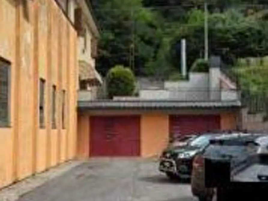 Immagine 1 di Garage in vendita  in Via Madonnina a Gardone Val Trompia