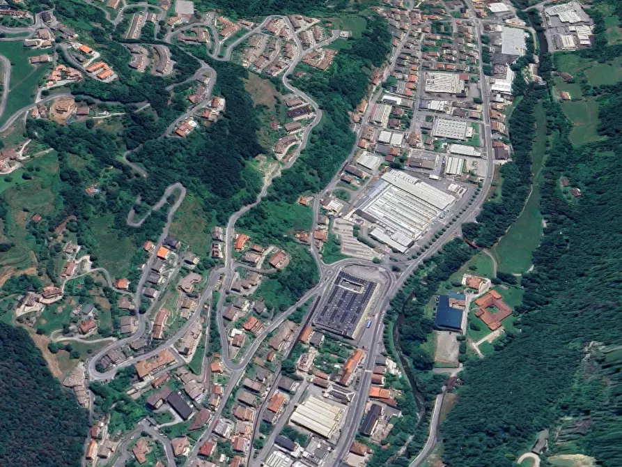 Immagine 5 di Garage in vendita  in Via Madonnina a Gardone Val Trompia