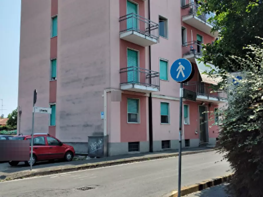 Immagine 1 di Appartamento in vendita  in Via Libertà  a Busnago