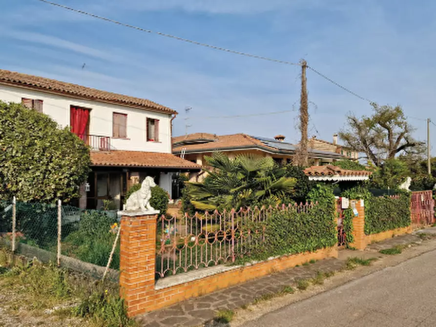 Immagine 12 di Casa indipendente in vendita  in Via San Rocco a Montebelluna
