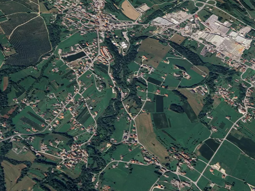 Immagine 9 di Casa indipendente in vendita  in via Fratelli Como a Borgo Valbelluna