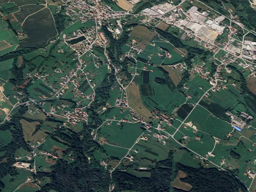 Immagine 10 di Casa indipendente in vendita  in via Fratelli Como a Borgo Valbelluna