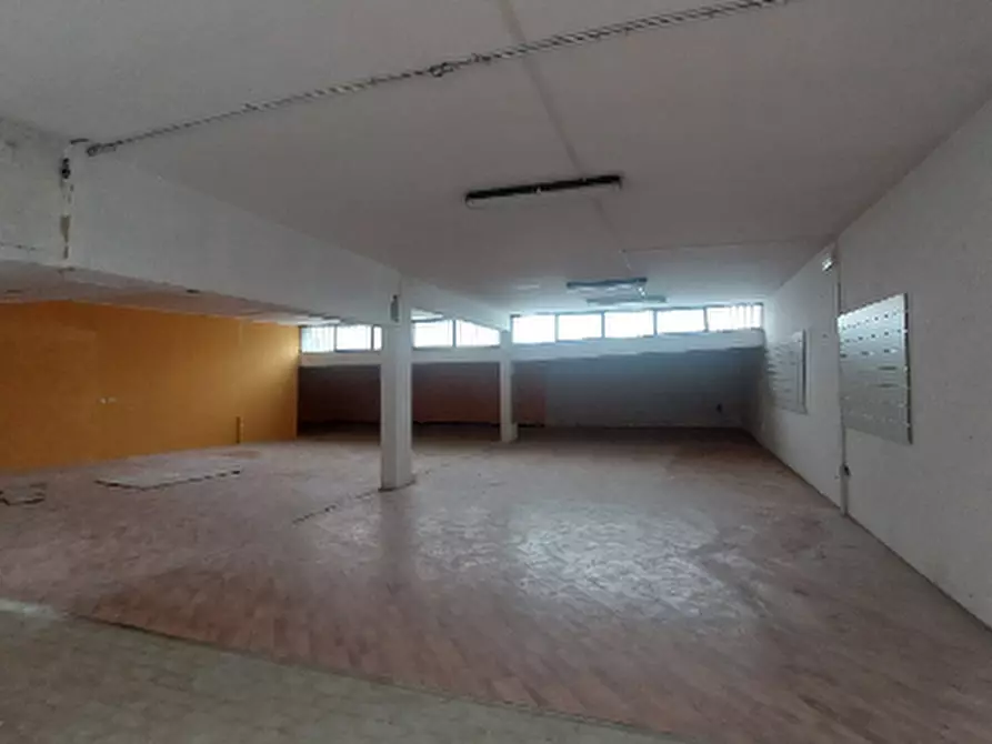Immagine 3 di Magazzino in vendita  in Via del Rivo a Terni
