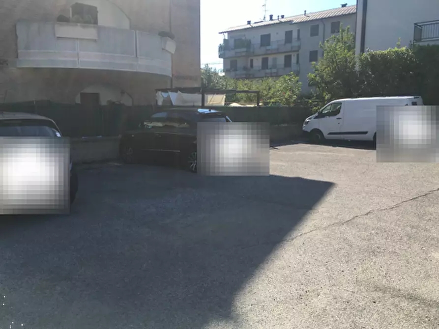 Immagine 2 di Posto auto in vendita  in Via Garibaldi a Giussano
