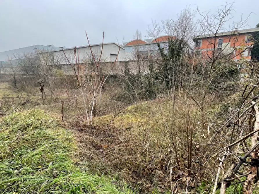 Immagine 1 di Terreno edificabile in vendita  in Via Camillo Chiesa a Pogliano Milanese