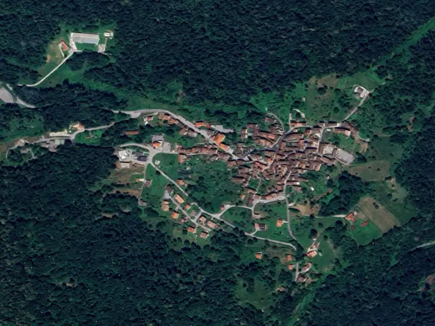 Immagine 8 di Appartamento in vendita  in Via Ropata a Frisanco