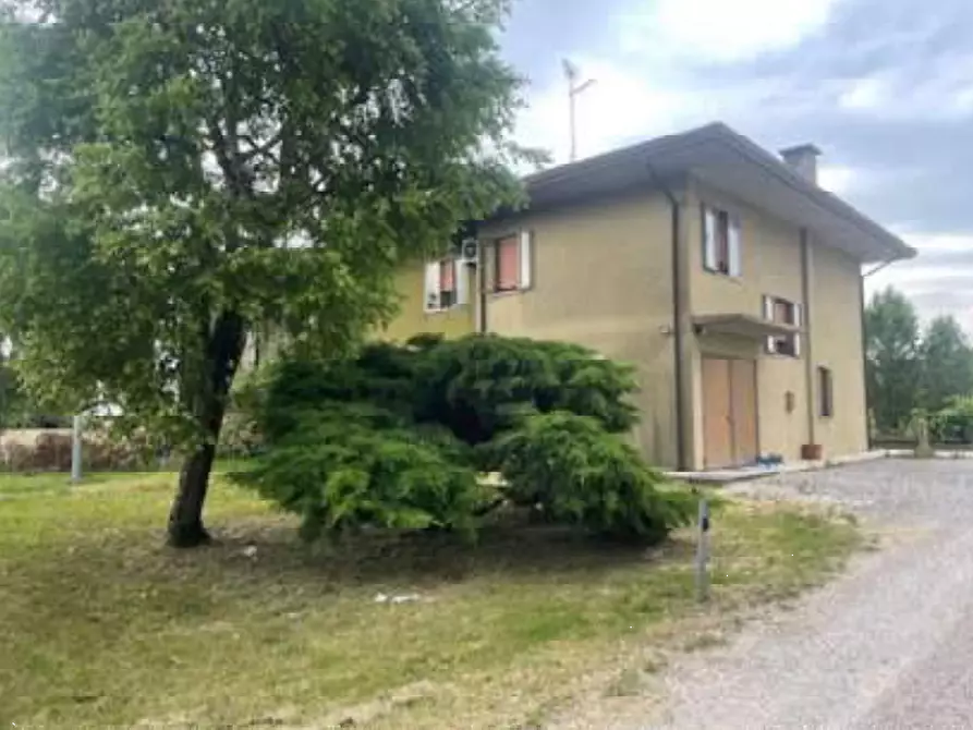 Immagine 2 di Casa indipendente in vendita  in Via Pramorin a Portogruaro