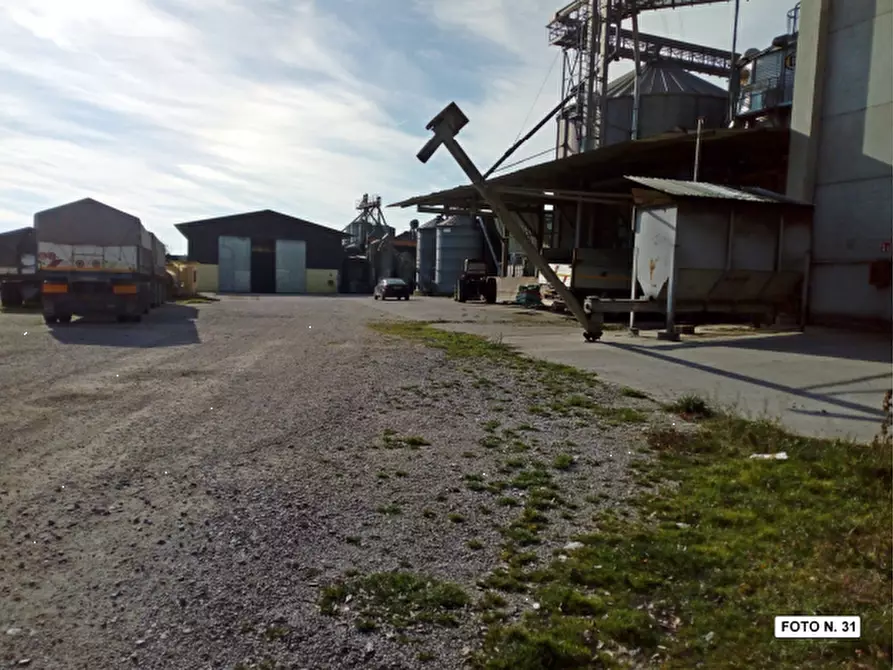 Immagine 3 di Capannone industriale in vendita  in Via Orvieto a Amelia
