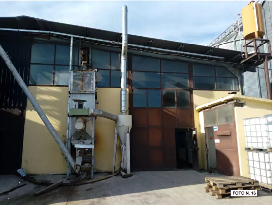 Immagine 10 di Capannone industriale in vendita  in Via Orvieto a Amelia