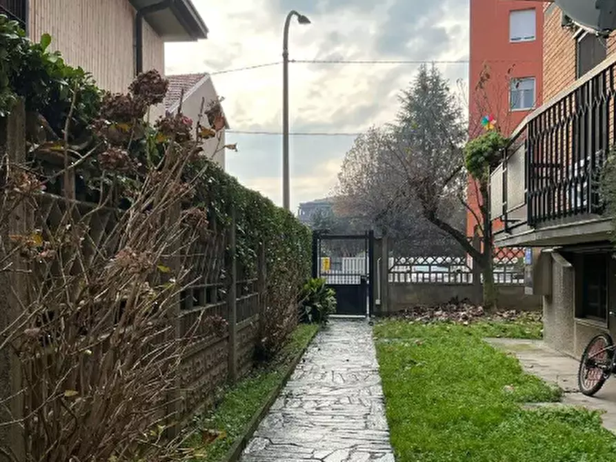 Immagine 2 di Appartamento in vendita  in Via Giuseppe Parini a Rho