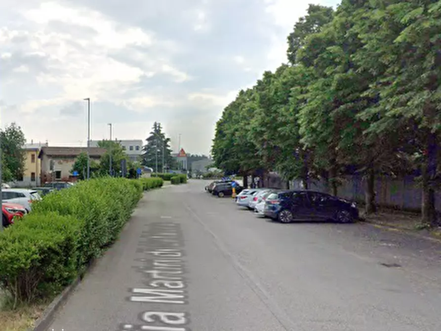 Immagine 3 di Garage in vendita  in Via Martiri di Cefalonia a Peschiera Borromeo