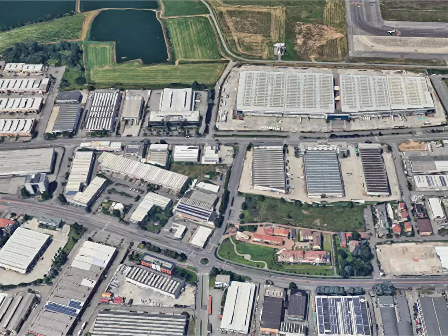 Immagine 7 di Garage in vendita  in Via Martiri di Cefalonia a Peschiera Borromeo