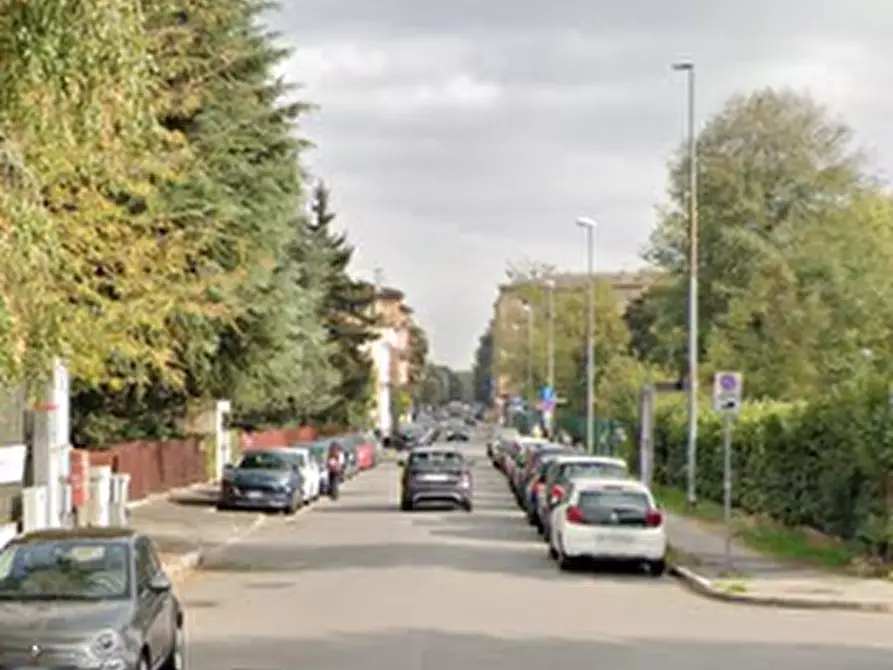 Immagine 13 di Posto auto in vendita  in Via Emilio Borsa  a Monza