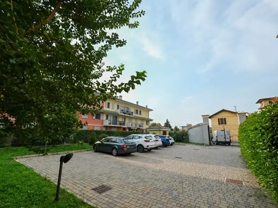 Immagine 2 di Appartamento in vendita  in Via Martiri di Cefalonia a Peschiera Borromeo