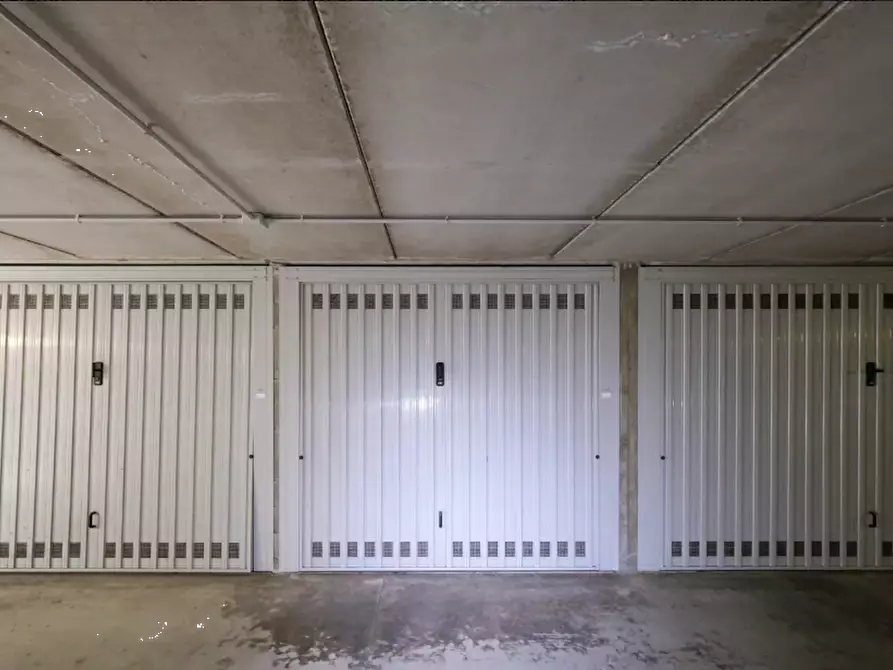 Immagine 4 di Appartamento in vendita  in Via Martiri di Cefalonia a Peschiera Borromeo