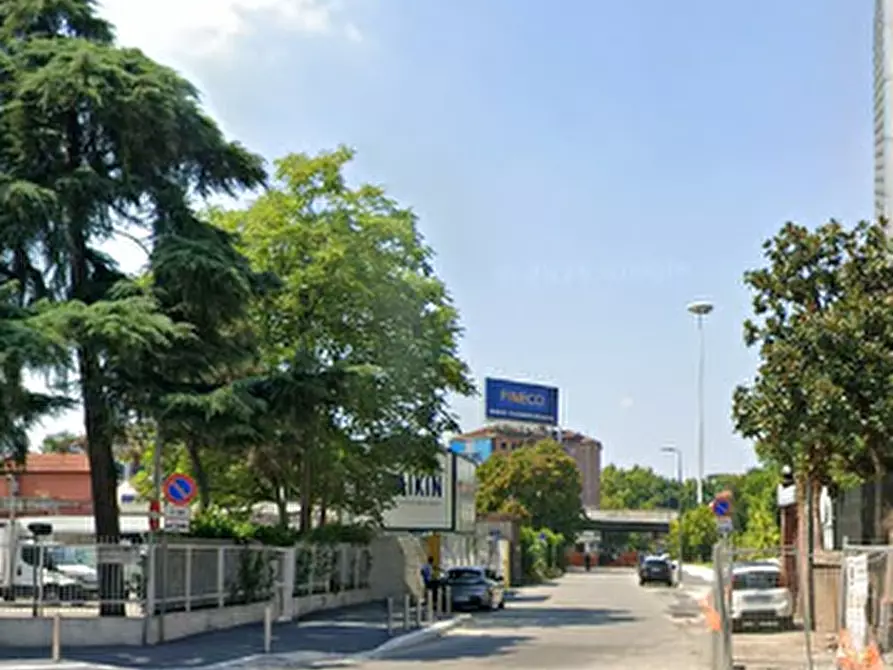 Immagine 3 di Ufficio in vendita  in Via Barnaba Oriani a Milano