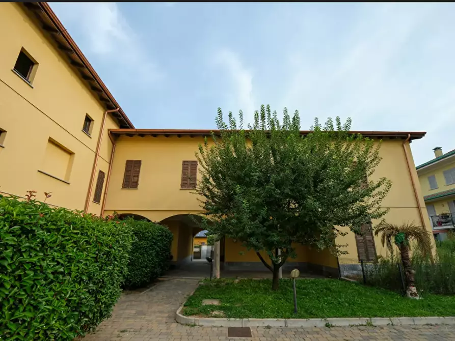 Immagine 1 di Appartamento in vendita  in Via Martiri di Cefalonia a Peschiera Borromeo