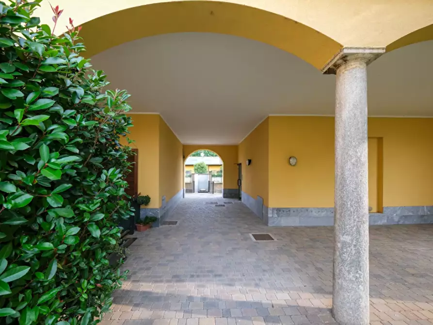 Immagine 2 di Appartamento in vendita  in Via Martiri di Cefalonia a Peschiera Borromeo