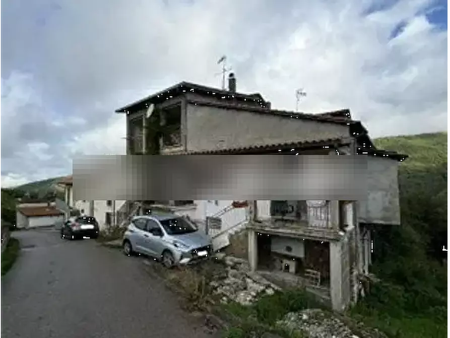 Immagine 3 di Casa indipendente in vendita  in  Fraz. buonacquisto a Arrone