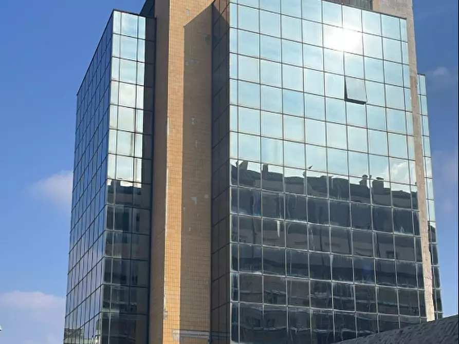 Immagine 2 di Ufficio in vendita  in Via Enrico Toti a Legnano