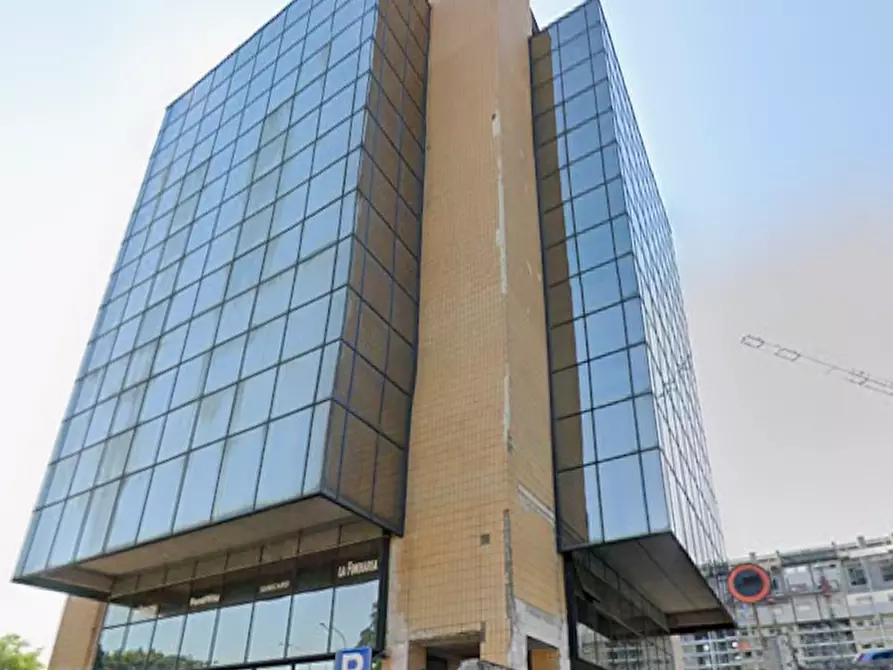 Immagine 4 di Ufficio in vendita  in Via Enrico Toti a Legnano