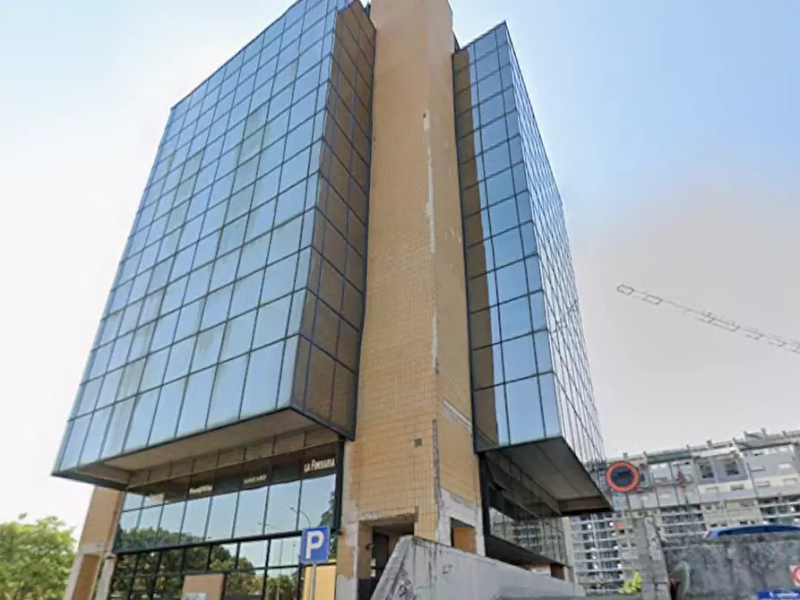 Immagine 5 di Ufficio in vendita  in Via Enrico Toti a Legnano