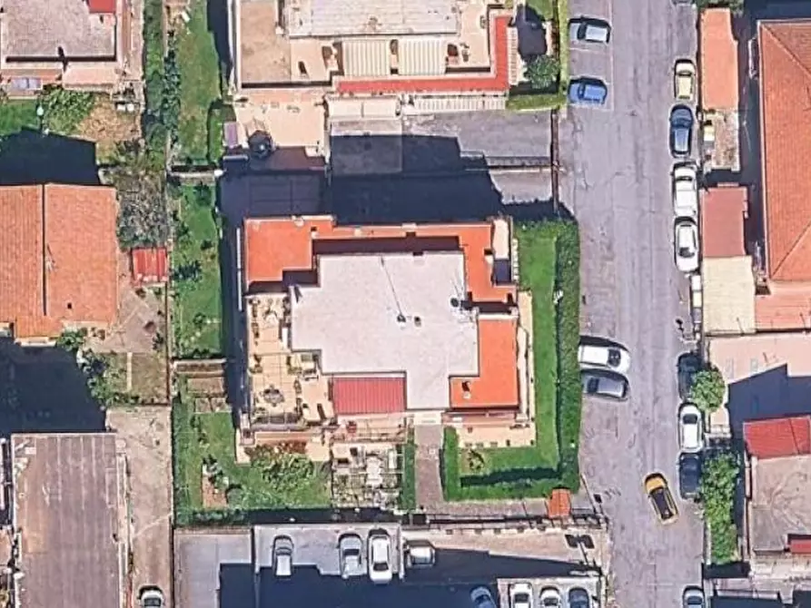 Immagine 1 di Garage in vendita  in Via Silvio Pellico a Monterotondo