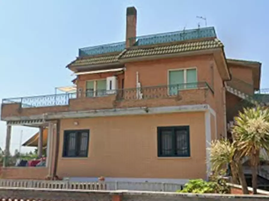 Immagine 1 di Appartamento in vendita  in Via Montecatini a Pomezia