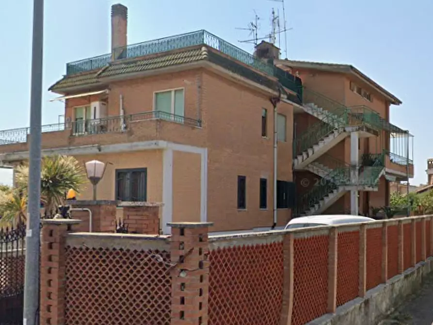 Immagine 5 di Appartamento in vendita  in Via Montecatini a Pomezia