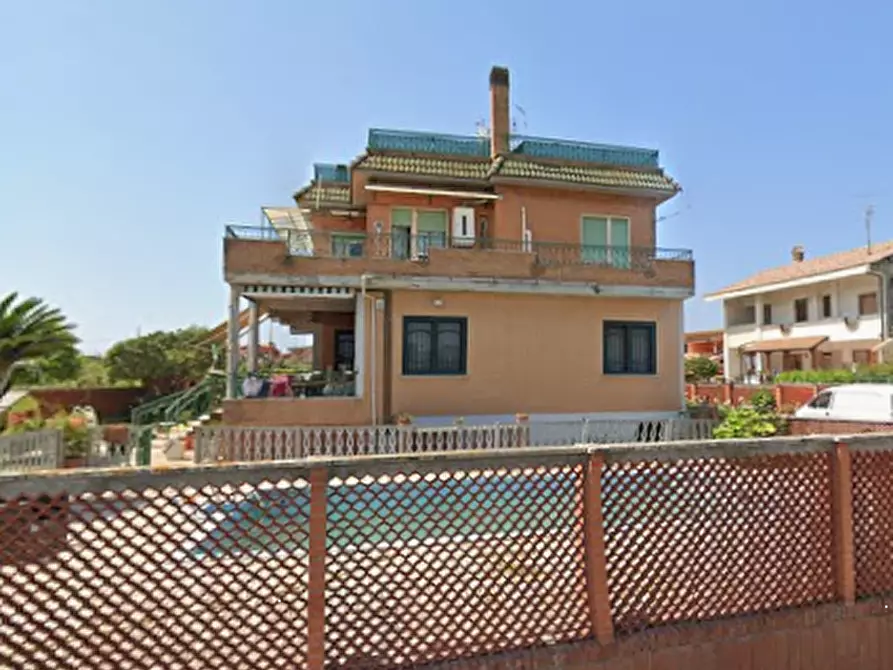 Immagine 9 di Appartamento in vendita  in Via Montecatini a Pomezia