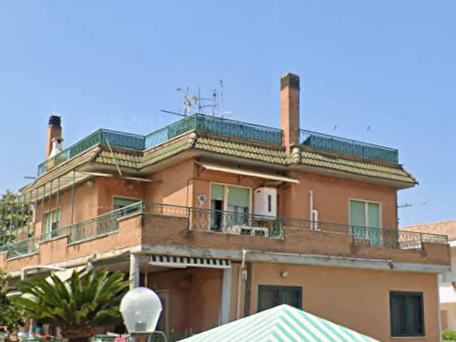 Immagine 14 di Appartamento in vendita  in Via Montecatini a Pomezia