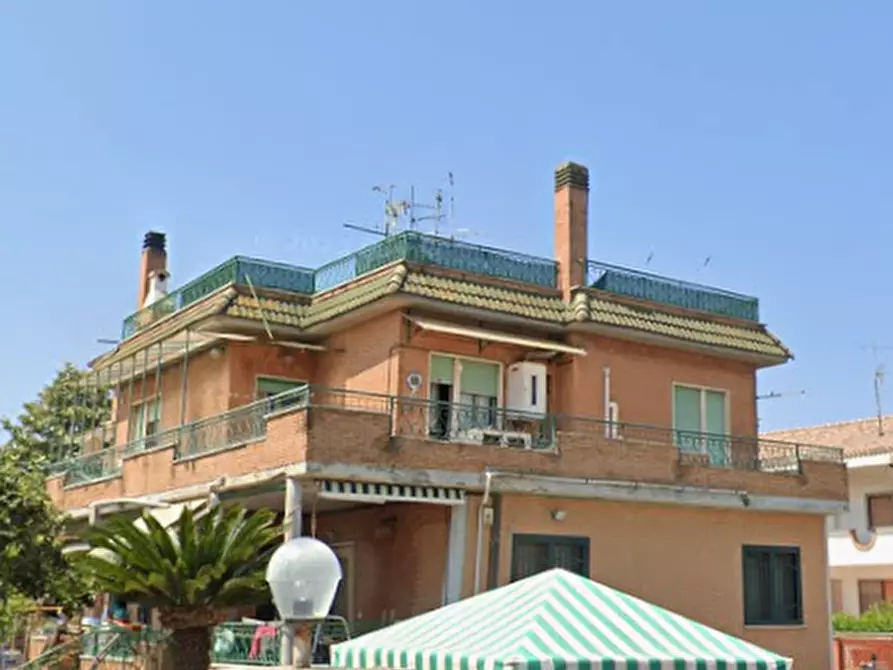 Immagine 15 di Appartamento in vendita  in Via Montecatini a Pomezia