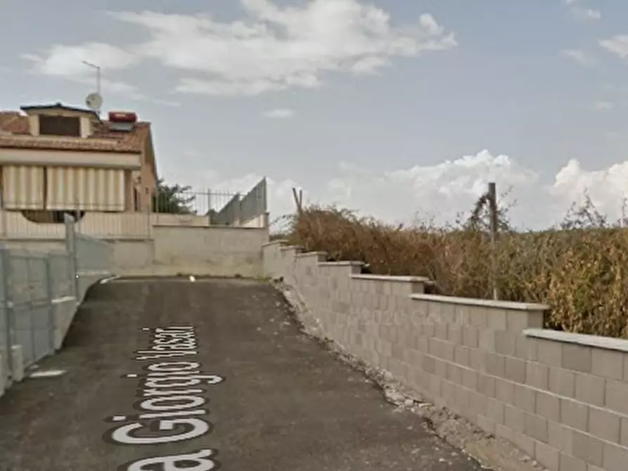 Immagine 10 di Posto auto in vendita  in Via Giorgio Vasari a Guidonia Montecelio