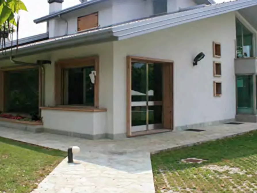 Immagine 2 di Villa in vendita  in Via Nazario Sauro a Corbetta