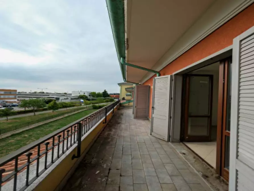 Immagine 1 di Appartamento in vendita  in Via Martiri di Cefalonia a Peschiera Borromeo