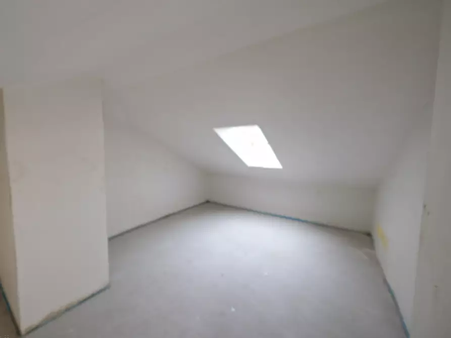 Immagine 10 di Appartamento in vendita  in Via Martiri di Cefalonia a Peschiera Borromeo