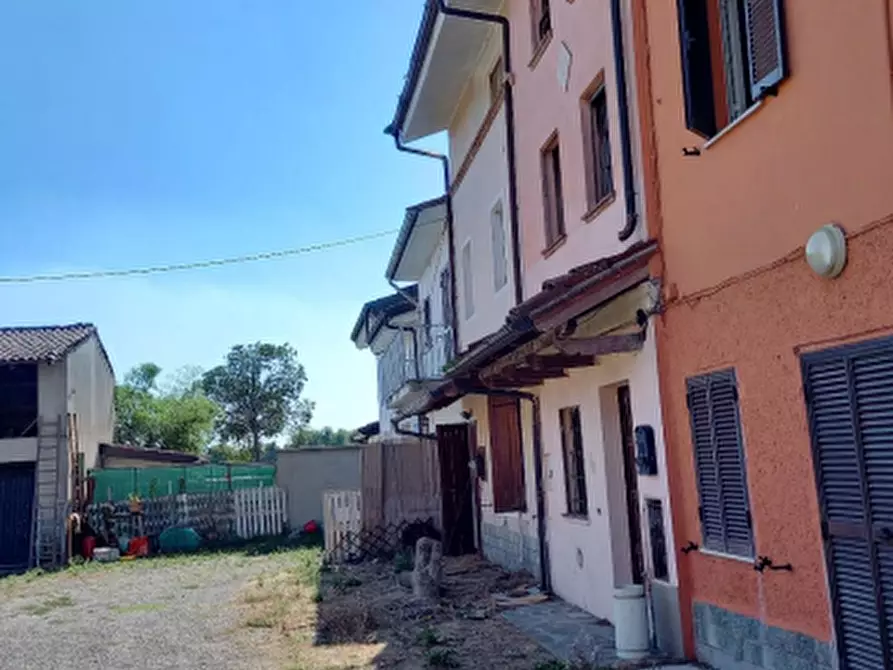 Immagine 2 di Porzione di casa in vendita  in  Località Cà de' Belli a Pieve Porto Morone