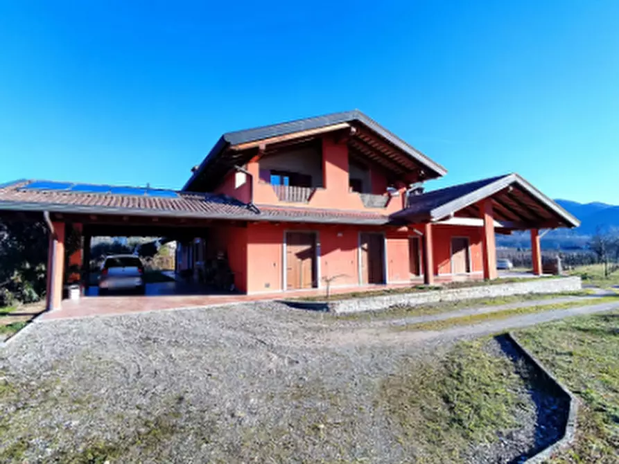 Immagine 1 di Villa in vendita  in Via Collevillano a Faedis