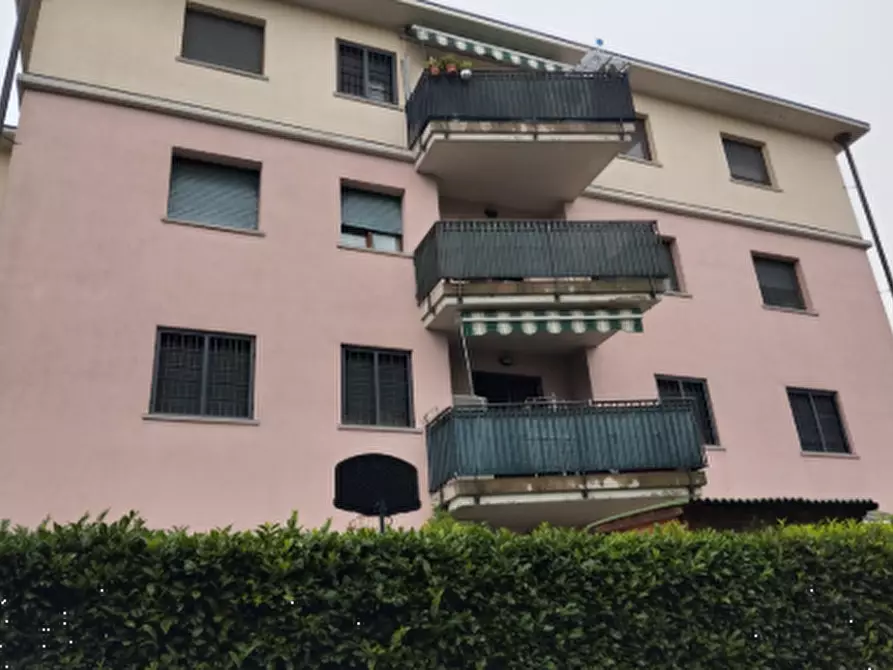 Immagine 8 di Appartamento in vendita  in Largo Marco Biagi  a Reggio Nell'emilia