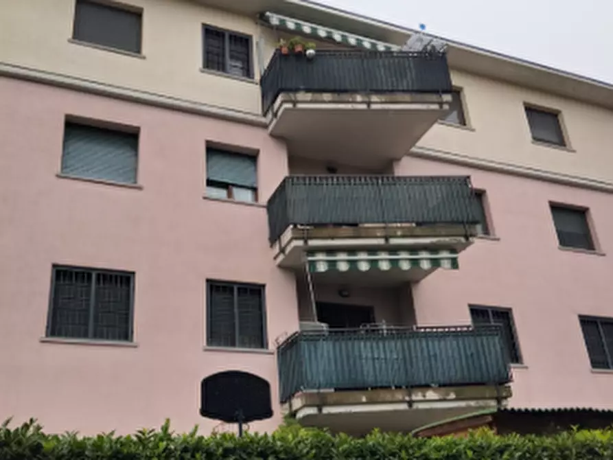 Immagine 4 di Appartamento in vendita  in Largo Marco Biagi  a Reggio Nell'emilia