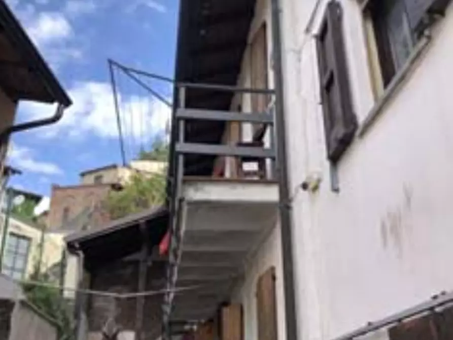 Immagine 2 di Porzione di casa in vendita  in via Circonvallo a Montu' Beccaria