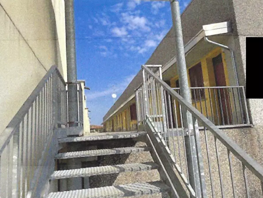 Immagine 2 di Ufficio in vendita  in via Della Scienza a Cura Carpignano